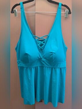 Torrid Wireless XO Triangle Tankini Top Size 3x, Teal Green/Blue